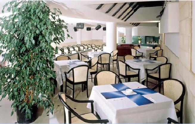 Hyencos Hotel Calos トッレ・サン・ジョヴァンニ・ウジェント レストラン 写真